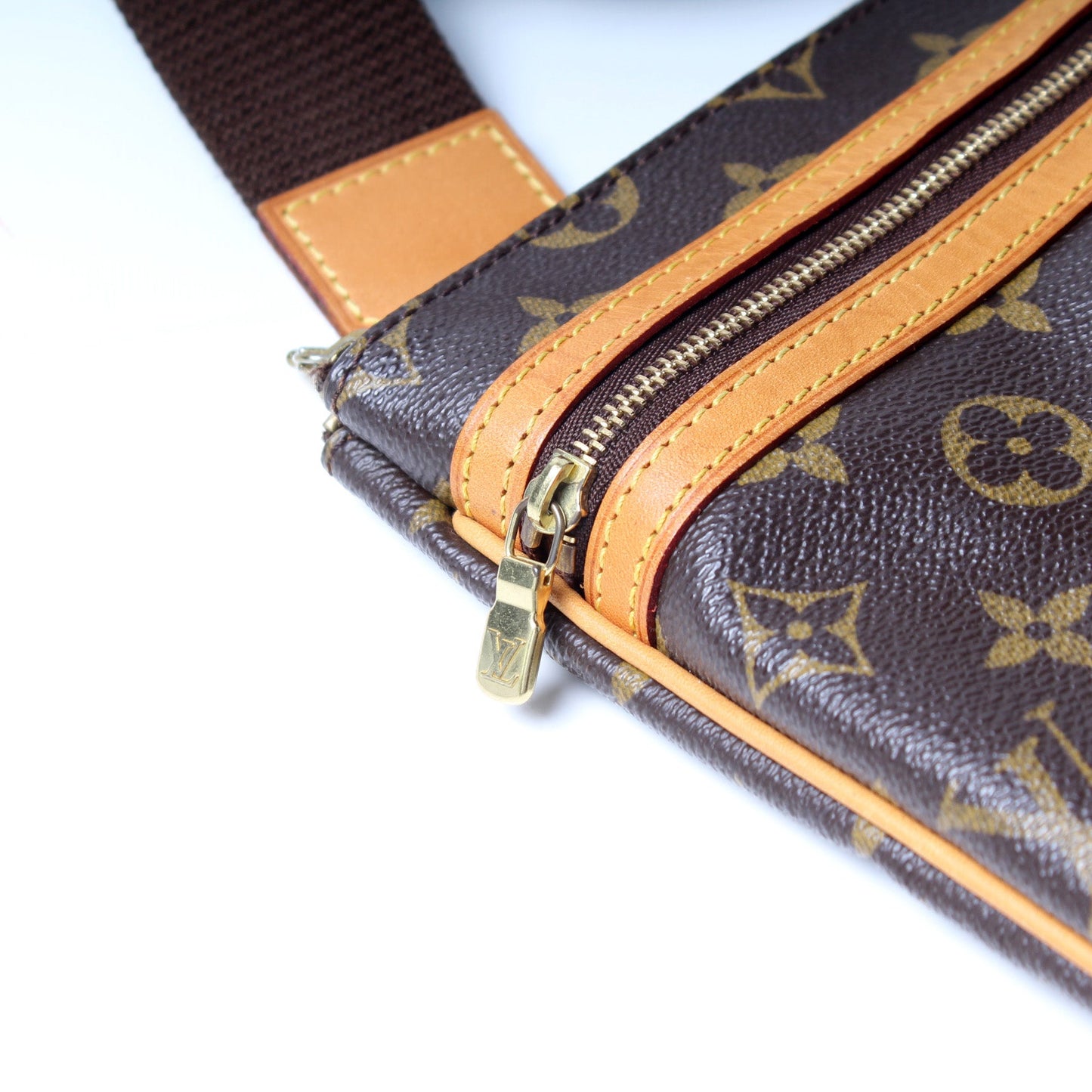 Pochette Bosphore Monogram