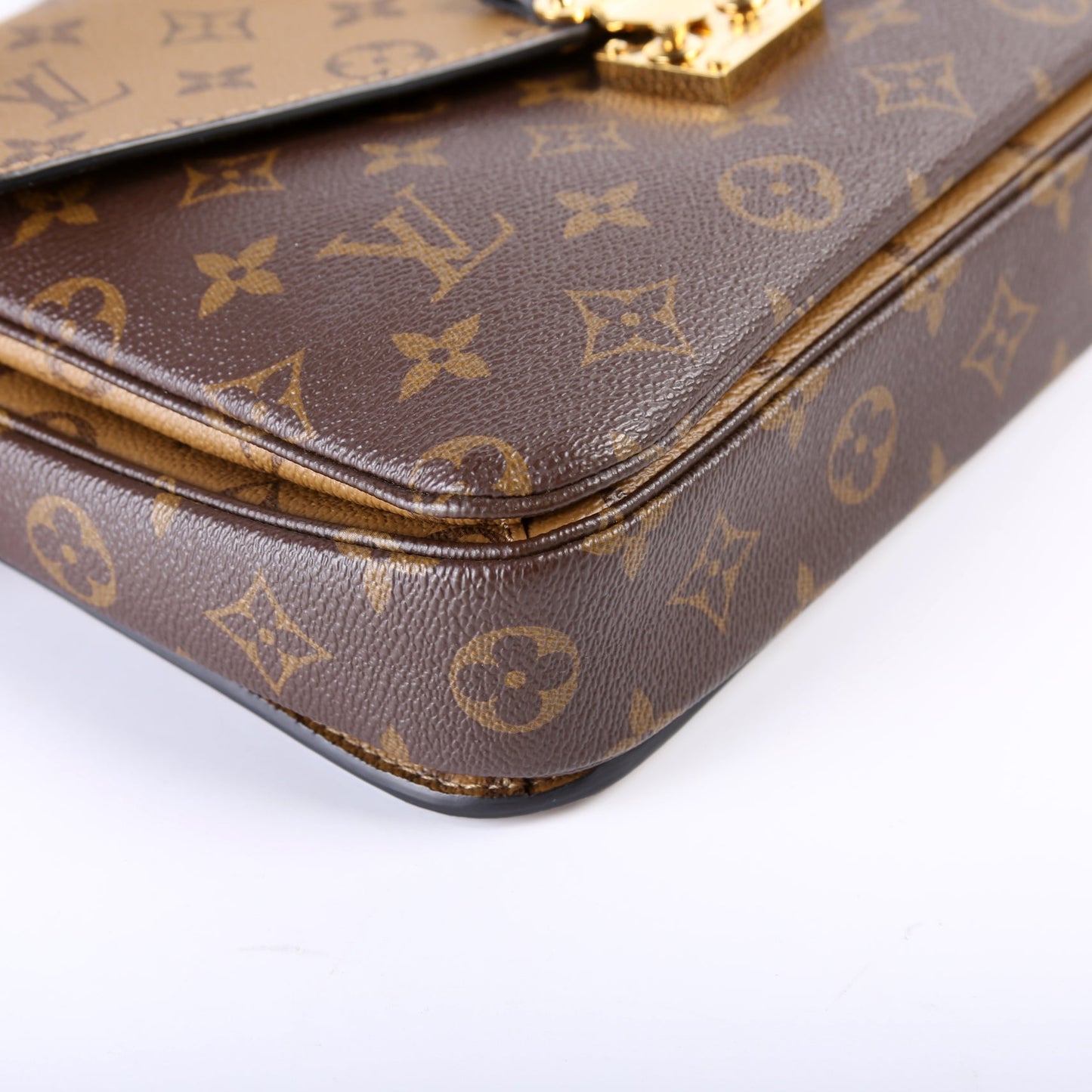 Pochette Metis Reverse Monogram